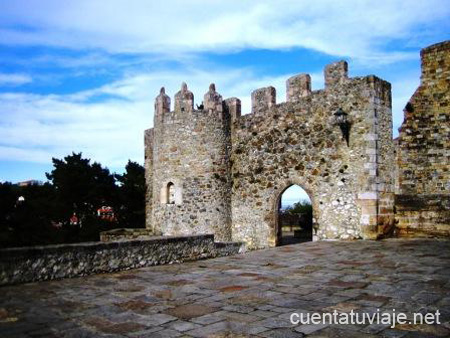 La Muralla de San Vicente de la Barquera.